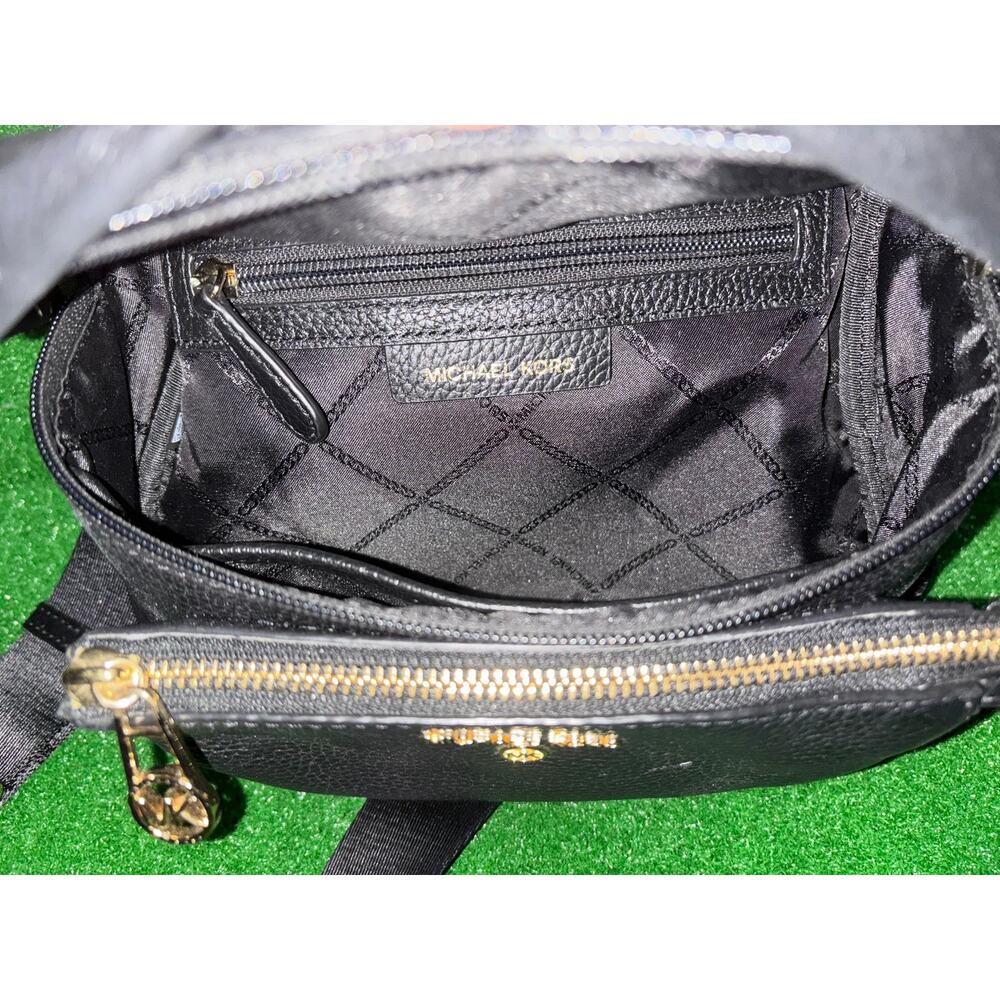 Michael Kors Slater Medium Pebbled Leather Sling Pack - Picture 4 of 8